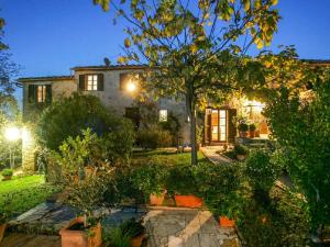 A garden outside Holiday Home Vedi Torre by Interhome
