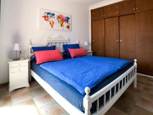Łóżko lub łóżka w pokoju w obiekcie Holiday Home Schnuffi by Interhome