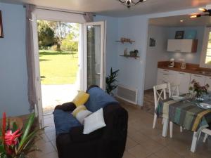 Χώρος καθιστικού στο Holiday Home Penn Ar Bed by Interhome