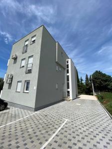 Zdjęcie z galerii obiektu Apartment Ema with sea view w mieście Murine