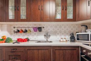 A kitchen or kitchenette at Be Barcelona Eixample Universidad