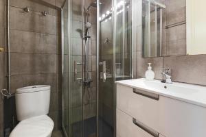 A bathroom at Be Barcelona Eixample Universidad