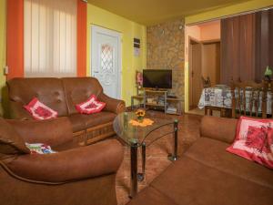 TV a/nebo společenská místnost v ubytování Holiday Home Ana by Interhome
