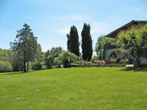 A garden outside Holiday Home Il Forno - TER101 by Interhome