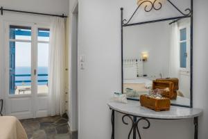 Kép Psaravolada Hotel Milos szállásáról az Ajía Kiriakí-parton a galériában