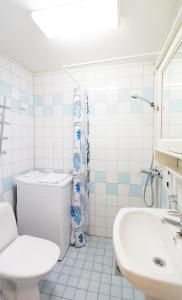 Phòng tắm tại Apartment Hotel Tampere MN +89 ảnh
