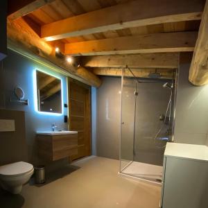 Phòng tắm tại Chambres d'hôtes - B&B - Chalet Mountain Vibes