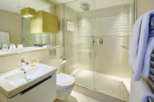 Un baño de Cheval Three Quays at The Tower of London