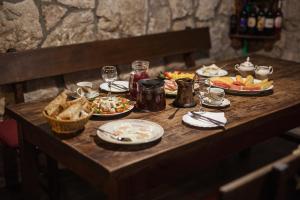 Jedlo v ubytovaní bed & breakfast alebo blízkom okolí