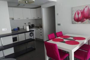 Kuchyň nebo kuchyňský kout v ubytování LA MANGA BEACH CLUB RESORT