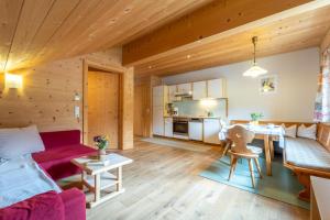 Kuchyň nebo kuchyňský kout v ubytování Forsthaus Schoppernau