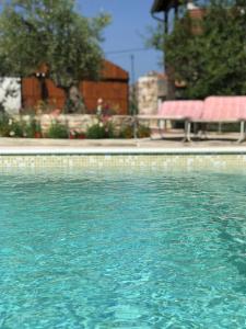 Bazén v ubytovaní Holiday Home chichichi alebo v jeho blízkosti