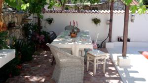Patio alebo iná vonkajšia časť ubytovania Holiday Home chichichi