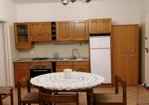 A kitchen or kitchenette at Little Star pioppa