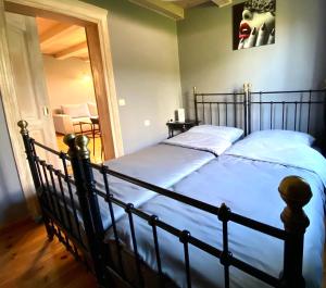 Postel nebo postele na pokoji v ubytování Apartamenty Jarzębinowa 17