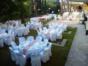 En restaurant eller et andet spisested på Milionis Forest Hotel