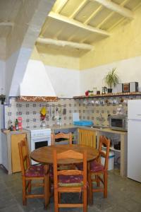 Kuchnia lub aneks kuchenny w obiekcie Es Barranco