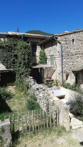 Foto dalla galleria di Sous le Château a Rustrel Altre 19 foto