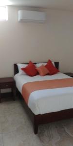 Postel nebo postele na pokoji v ubytování Hotel Lorimar