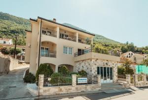Foto Kotoris asuva majutusasutuse Apartments Ćosović galeriist