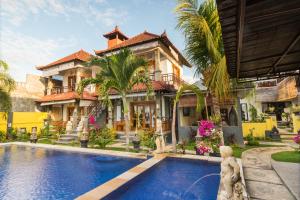 La alberca dentro o cerca de Amed Beach Resort