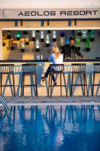 Hostia v ubytovaní Aeolos Resort