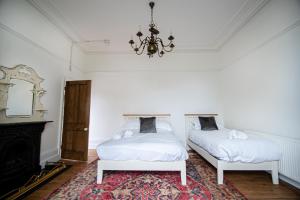 Легло или легла в стая в Carlton House