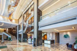 an image of a lobby of a hotel at Holiday Inn Nantong Oasis International by IHG in Nantong +88 photos