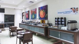 Příslušenství pro přípravu čaje a kávy v ubytování Holiday Inn Express Xalapa by IHG