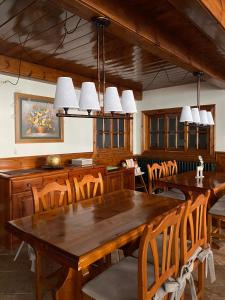 Reštaurácia alebo iné gastronomické zariadenie v ubytovaní Hotel La Bonaigua