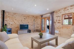 A television and/or entertainment centre at Can Miquel