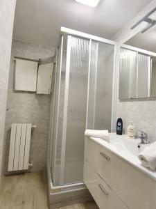 A bathroom at Tecla House