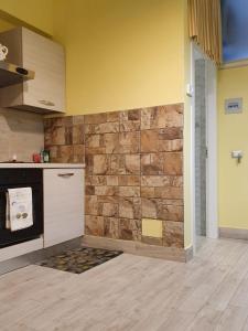 A kitchen or kitchenette at Tecla House