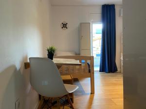 Billede fra billedgalleriet på Hostal Porto Mar i Salou + 44 billeder