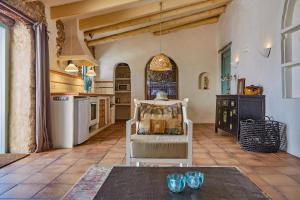 Køkken eller tekøkken på Casa La Premsa at Masia Nur Sitges, Adults only