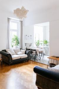 Postel nebo postele na pokoji v ubytování Comfortable & Spacious Lodz City Center Apartment