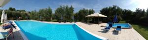Bazén v ubytování Agriturismo la Casetta nebo v jeho okolí