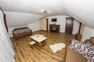 Posezení v ubytování Cabana Edelweiss + 50 fotografií