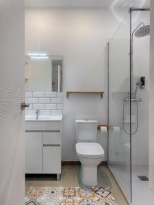 Ein Badezimmer in der Unterkunft Hostal Altea House