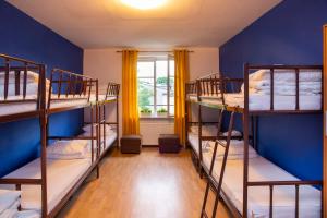 Posteľ alebo postele v izbe v ubytovaní Let's Rock Party Hostel! Age Limit From 18 until 40!