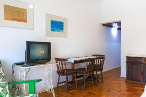 Et tv og/eller underholdning på Ipanema Sunset Apartment