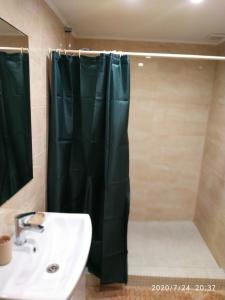 Bilik mandi di Private House 9 +7 gambar