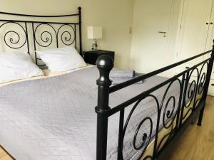 Postel nebo postele na pokoji v ubytování Gästeapartement Markkleeberg + 4 fotografie