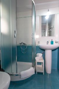 
A bathroom at Jasmine - Apartment in Kalamata
