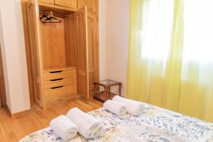 A bed or beds in a room at VuT El Pozo la Carrera