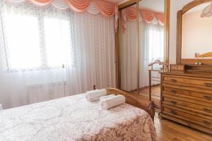 A bed or beds in a room at VuT El Pozo la Carrera