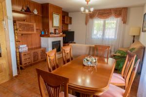 A kitchen or kitchenette at VuT El Pozo la Carrera