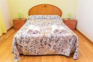 A bed or beds in a room at VuT El Pozo la Carrera