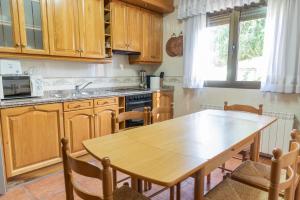 A kitchen or kitchenette at VuT El Pozo la Carrera