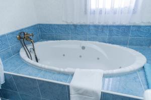 A bathroom at VuT El Pozo la Carrera